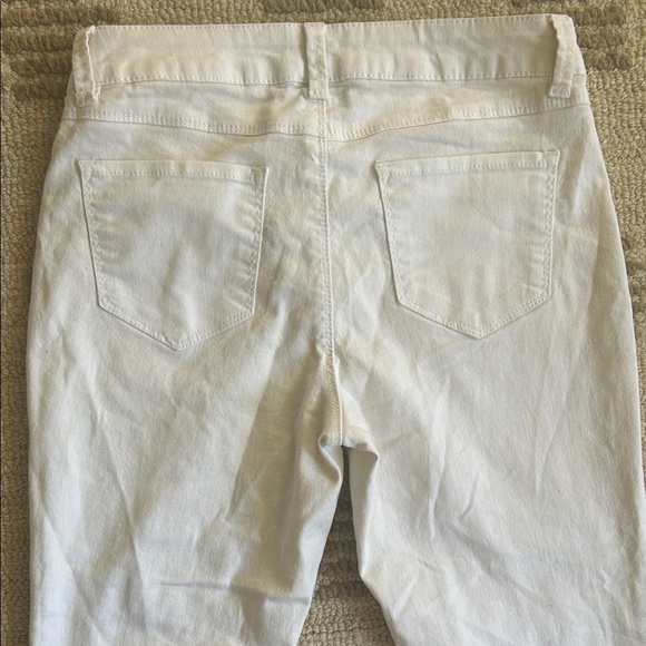 Blue Spice Women's Skinny Jeans in Cream - Picture 5 of 5